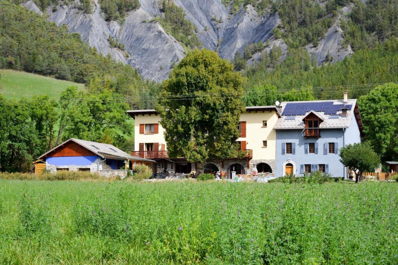 Bed and Breakfast L'Escale En Ubaye Saint-Pons  Экстерьер фото